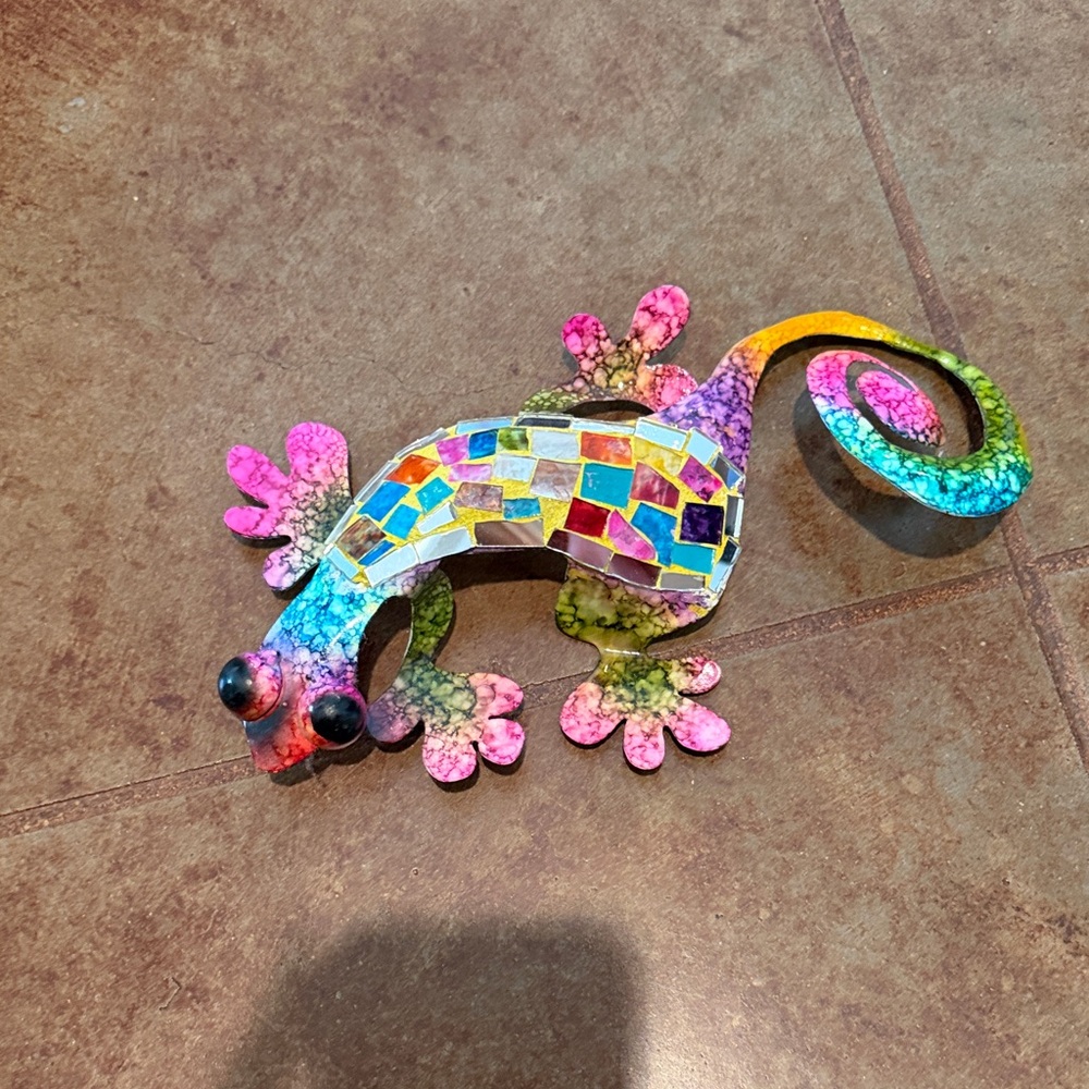 Trendy Boutique Colorful Mosaic Gecko Wall Art